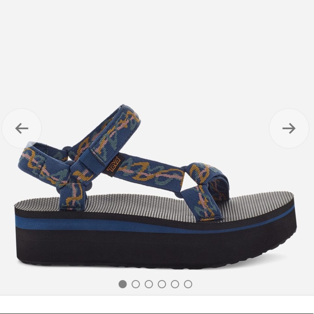 NWT Teva Flatform Universal Sandal Size 9